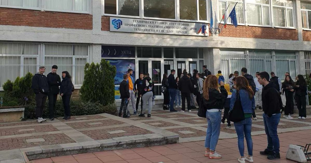 Tехнически университет – София успешно проведе трети предварителен кандидатстудентски изпит по математика в различни градове на страната
